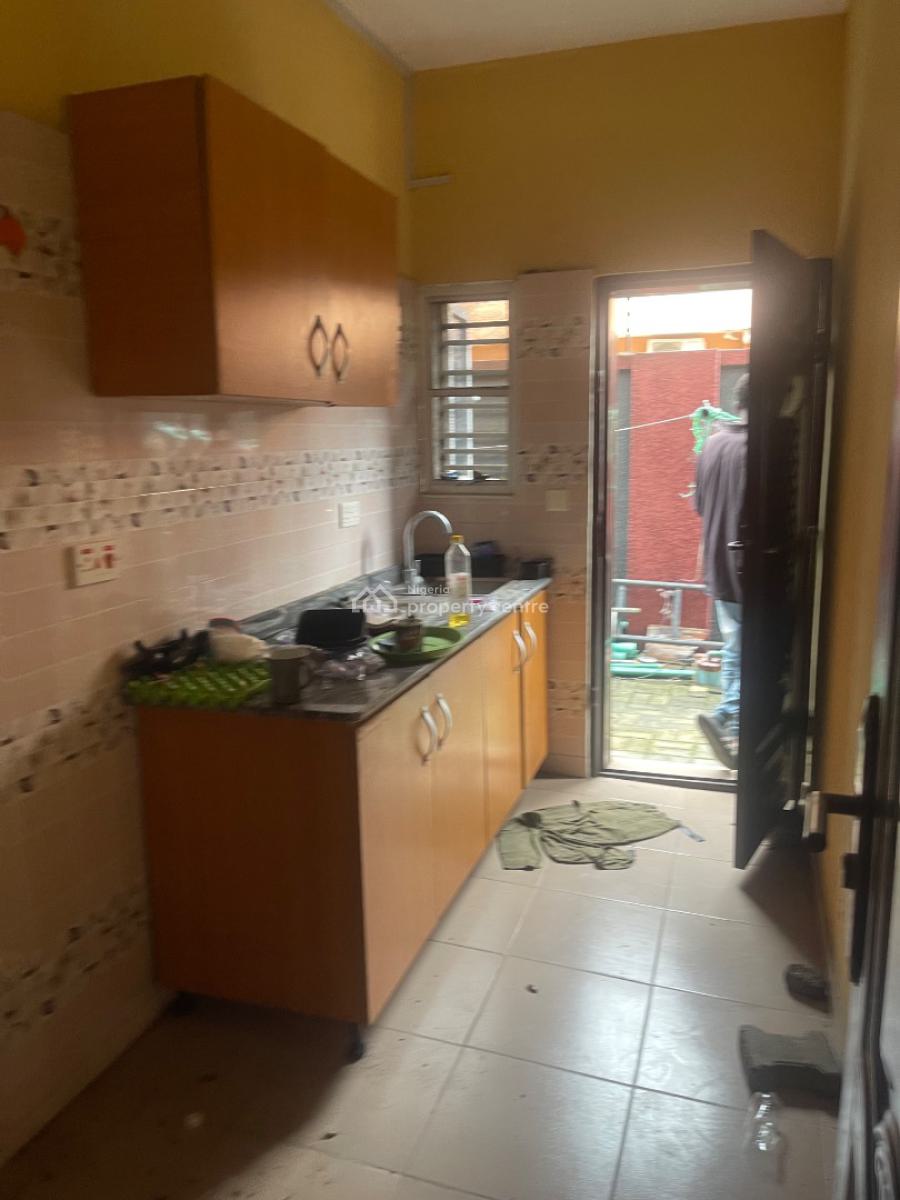 2  Bedroom Apartment, Saka Olugunna Street,  Maroko, Off Mobil Road, Ajah, Lagos, Flat / Apartment for Rent