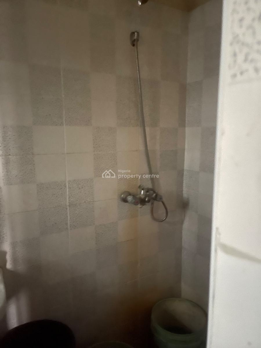 2  Bedroom Apartment, Saka Olugunna Street,  Maroko, Off Mobil Road, Ajah, Lagos, Flat / Apartment for Rent