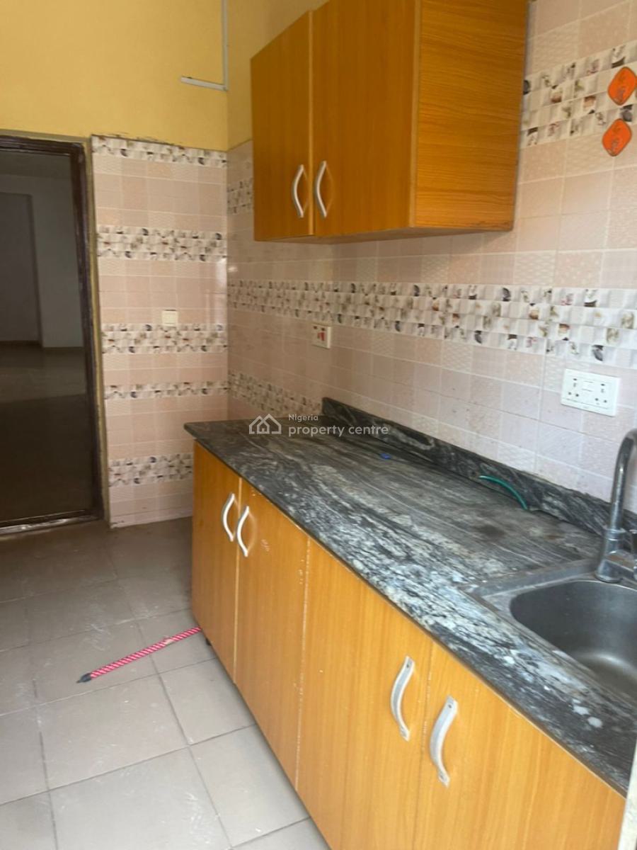 2 Bedrooms Apartment, Ground Floor, Saka Olugunna Street,  Maroko, Off Mobil Road, Ajah, Lagos, Flat / Apartment for Rent