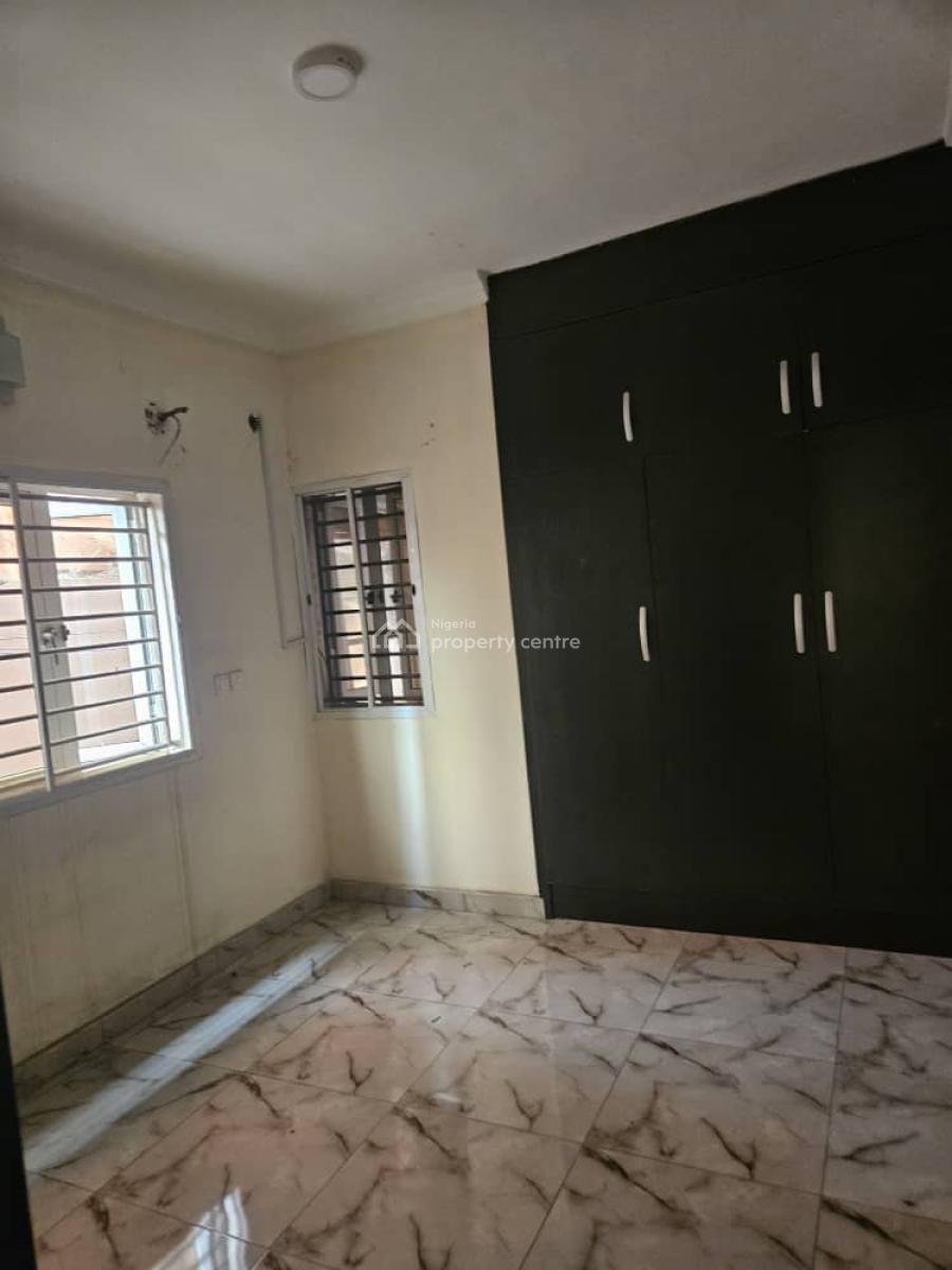 Very Sharp and Spacious 3bed  in Olowora, Olowora, Olowora, Magodo, Lagos, Flat / Apartment for Rent