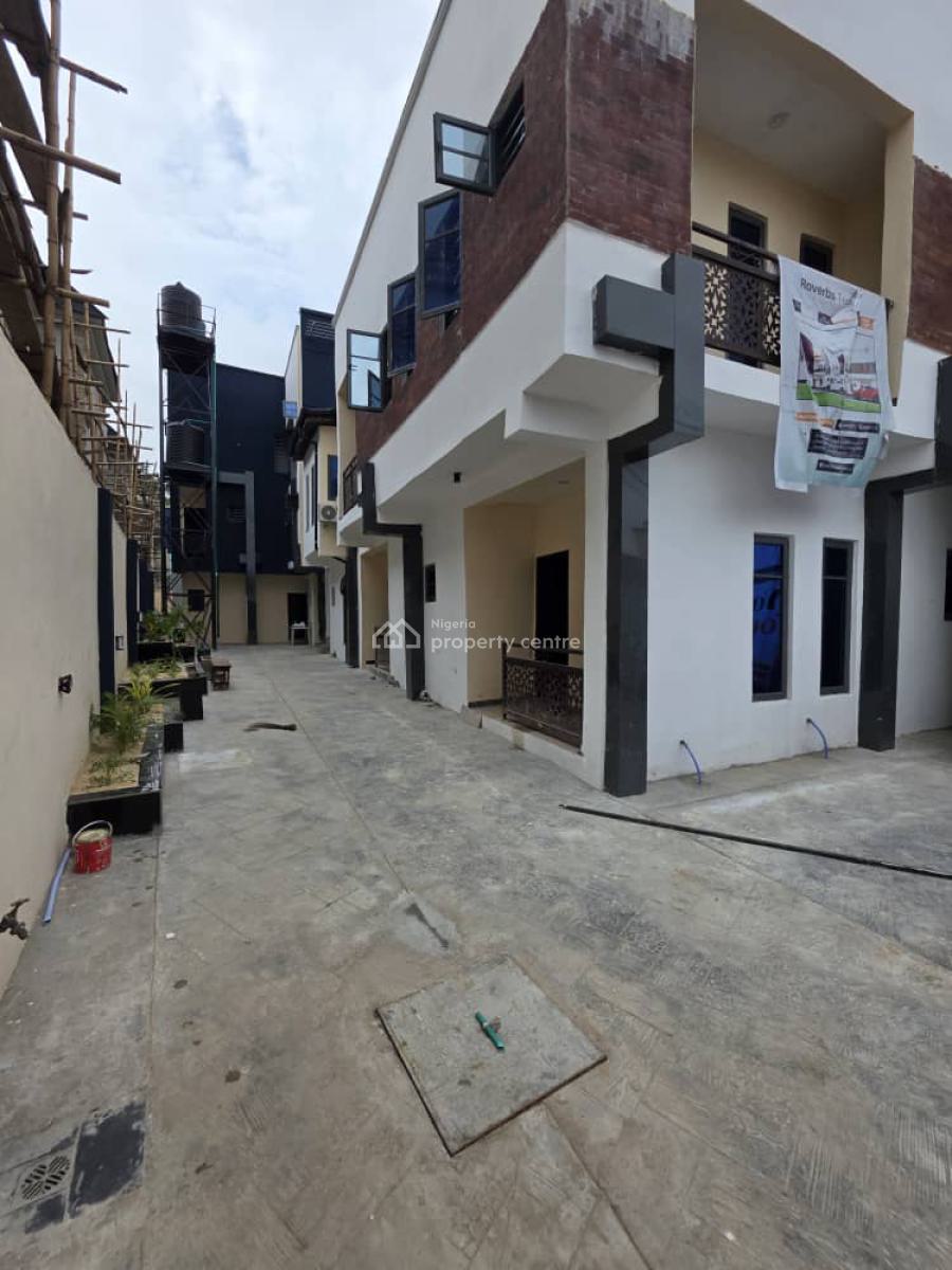 Mini Flat at Isaac John Fadeyi, Off Issac John, Shomolu, Lagos, Mini Flat (room and Parlour) for Rent