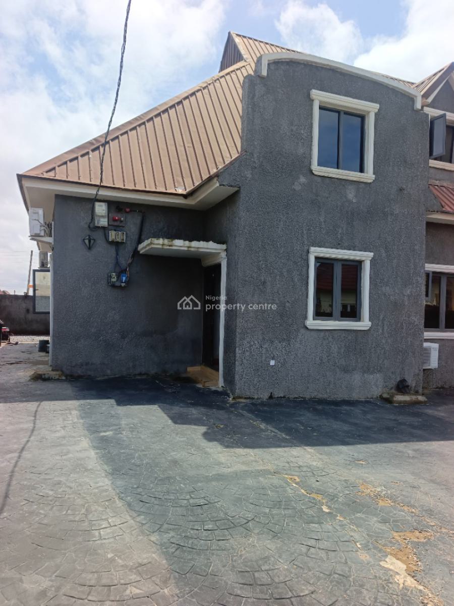 Luxury 3 Bedroom Semi-detatch Penthouse Duplex in Galadimawa District, Starwood Estate Galadimawa District Abuja Nigeria., Galadimawa, Abuja, Semi-detached Duplex for Sale
