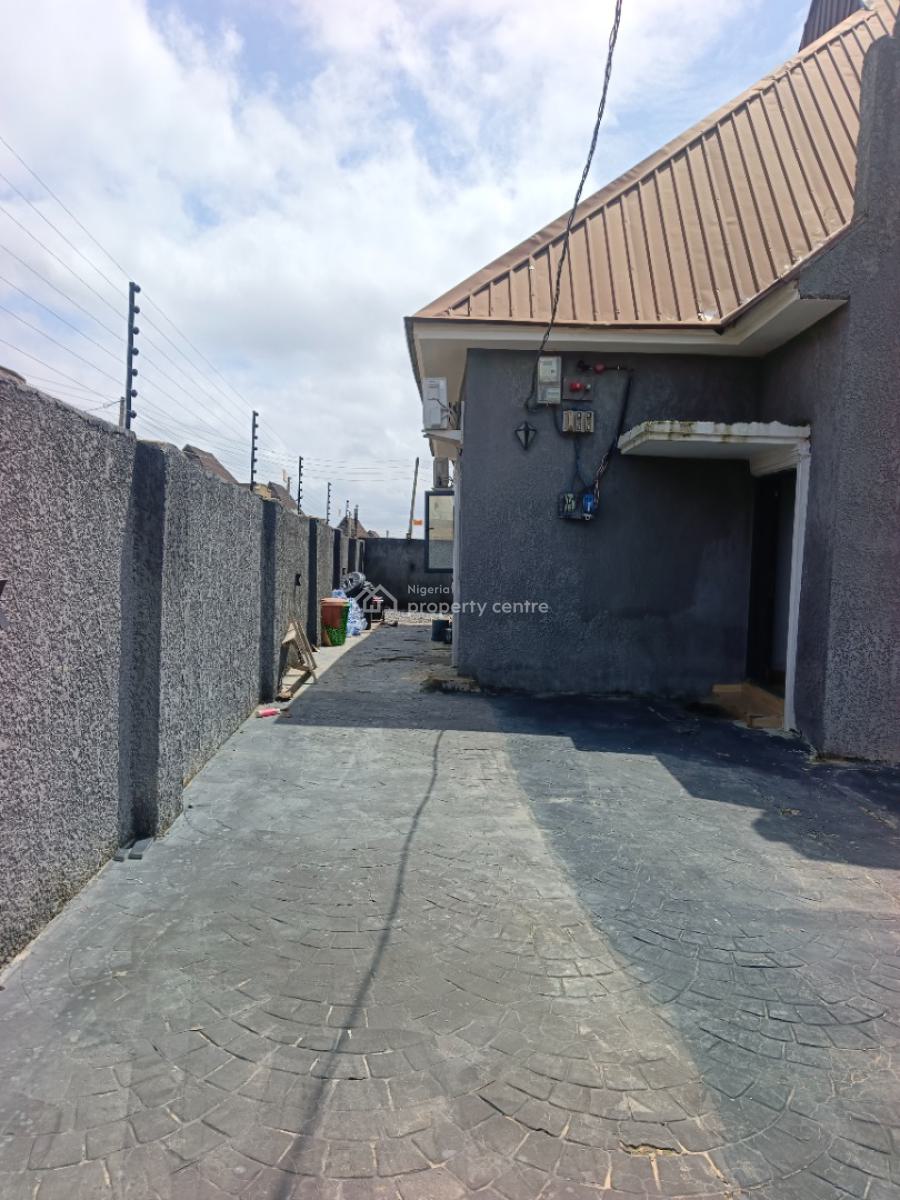 Luxury 3 Bedroom Semi-detatch Penthouse Duplex in Galadimawa District, Starwood Estate Galadimawa District Abuja Nigeria., Galadimawa, Abuja, Semi-detached Duplex for Sale