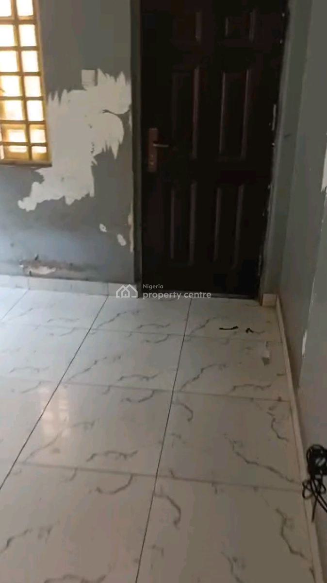 Standard and Executive 2 Bedroom Flat, Adekunle, Adekunle, Yaba, Lagos, Flat / Apartment for Rent