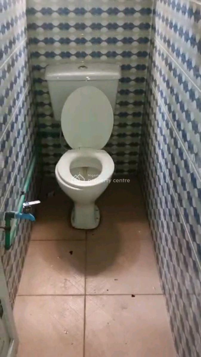 Standard and Executive 2 Bedroom Flat, Adekunle, Adekunle, Yaba, Lagos, Flat / Apartment for Rent