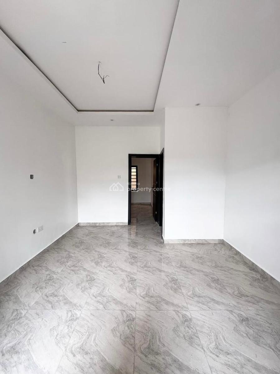 Luxury 2bedroom Apartment Upstairs, Ologolo Lekki Lagos, Lekki, Lagos, Flat / Apartment for Rent