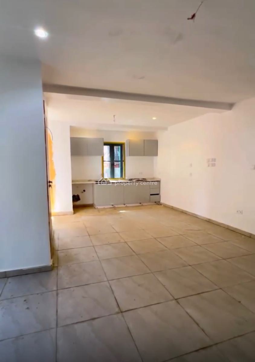 Lovely 2 Bedroom, Itedo Estate By Purple Mall, Freedom Way, Lekki Phase 1, Lekki, Lagos, Flat / Apartment for Sale
