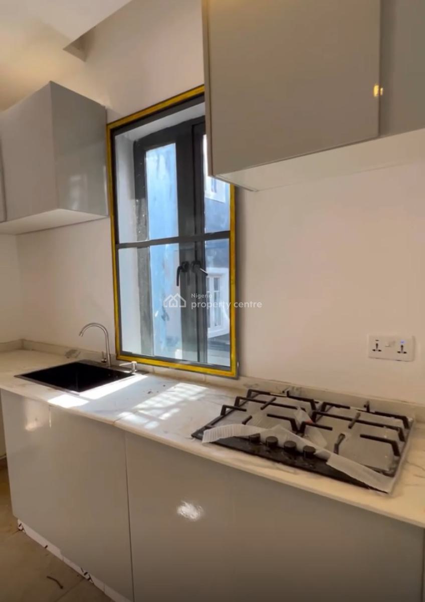 Lovely 2 Bedroom, Itedo Estate By Purple Mall, Freedom Way, Lekki Phase 1, Lekki, Lagos, Flat / Apartment for Sale