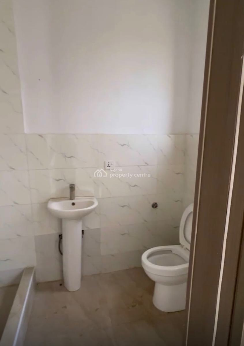 Lovely 2 Bedroom, Itedo Estate By Purple Mall, Freedom Way, Lekki Phase 1, Lekki, Lagos, Flat / Apartment for Sale