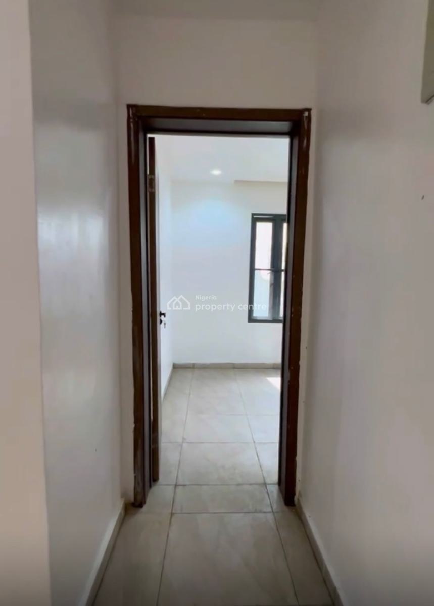 Lovely 2 Bedroom, Itedo Estate By Purple Mall, Freedom Way, Lekki Phase 1, Lekki, Lagos, Flat / Apartment for Sale