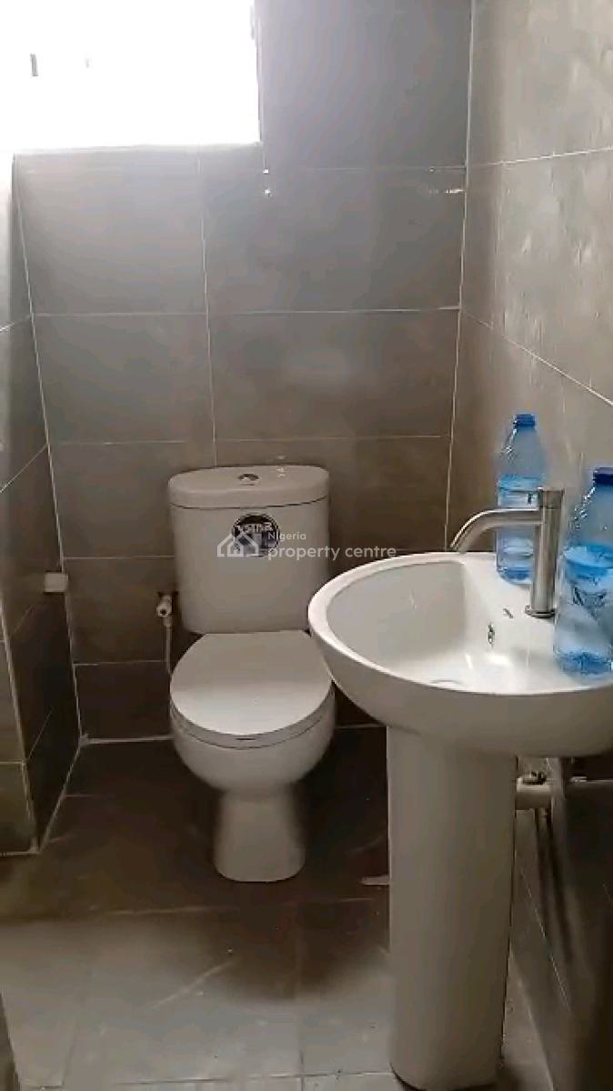 Newly Built 2-bedroom Flat, Onike, Onike, Yaba, Lagos, Flat / Apartment for Rent