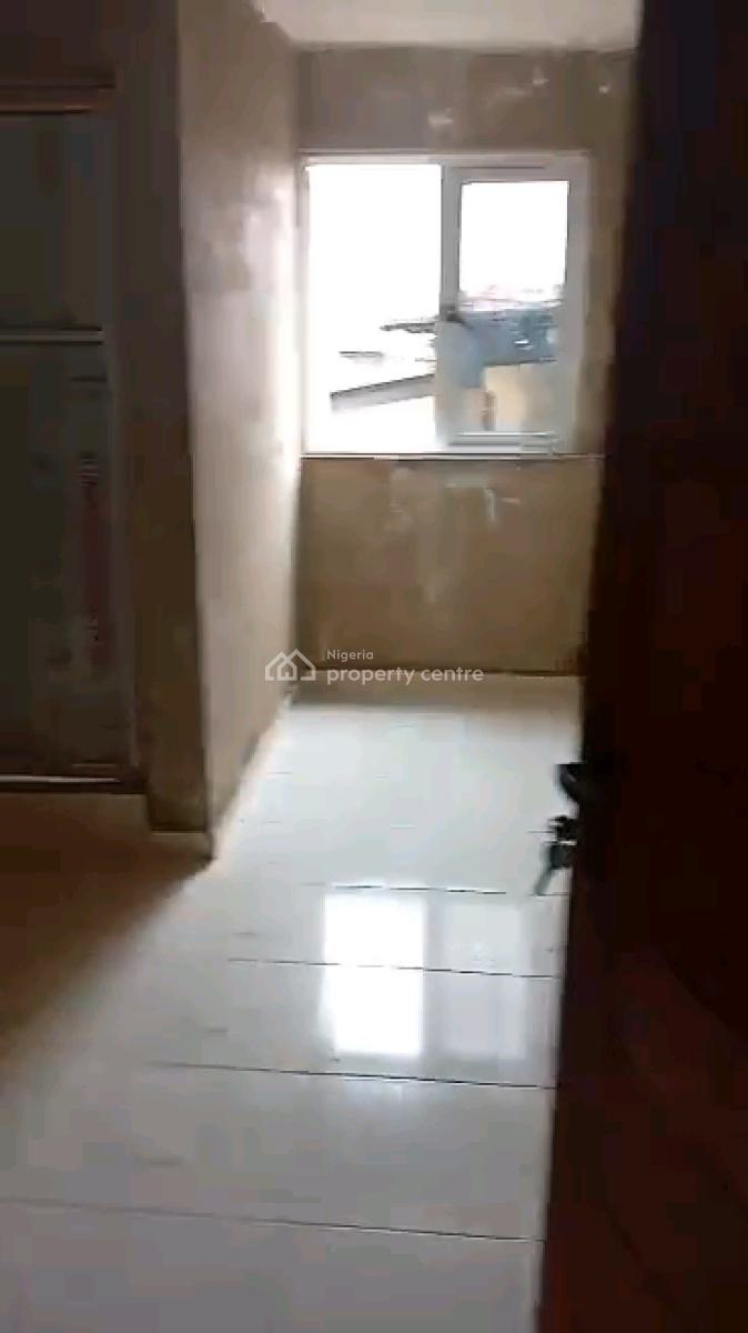 Newly Built 2-bedroom Flat, Onike, Onike, Yaba, Lagos, Flat / Apartment for Rent