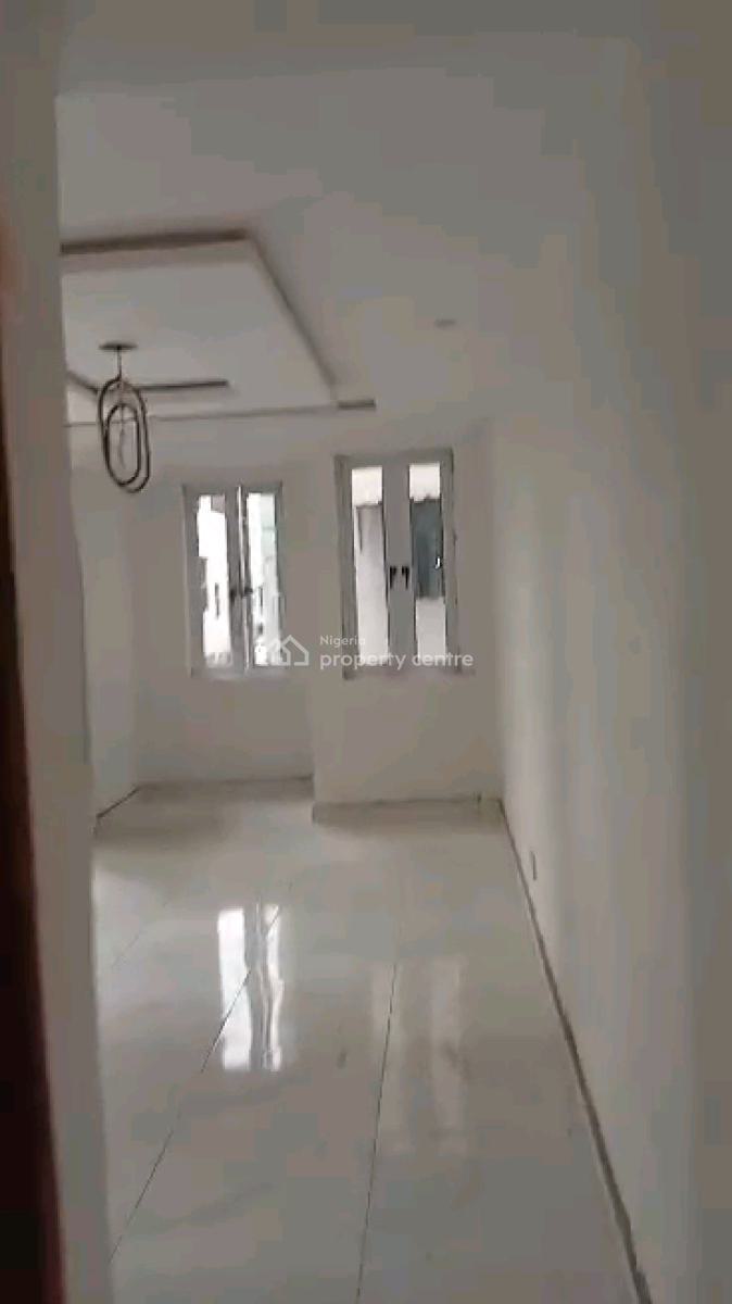 Newly Built 2-bedroom Flat, Onike, Onike, Yaba, Lagos, Flat / Apartment for Rent