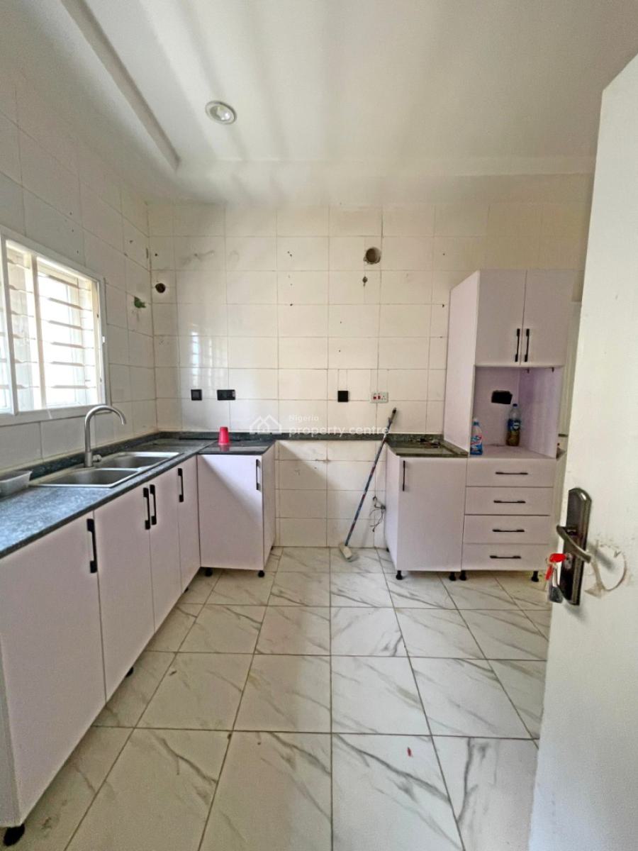 Well Built 3 Bedroom Flat with Bq, in an Estate at Katampe Main, Katampe, Abuja, Flat / Apartment for Rent