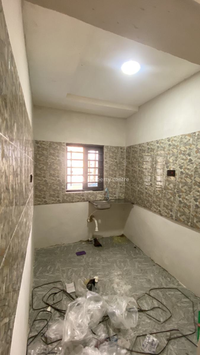 Spacious Two Bedroom Apartment in Surulere, Surulere, Lagos, Flat / Apartment for Sale