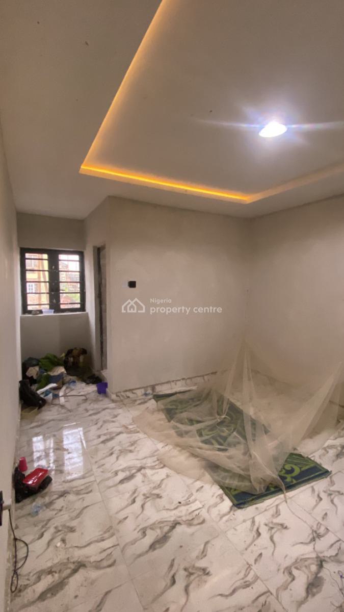 Spacious Two Bedroom Apartment in Surulere, Surulere, Lagos, Flat / Apartment for Sale