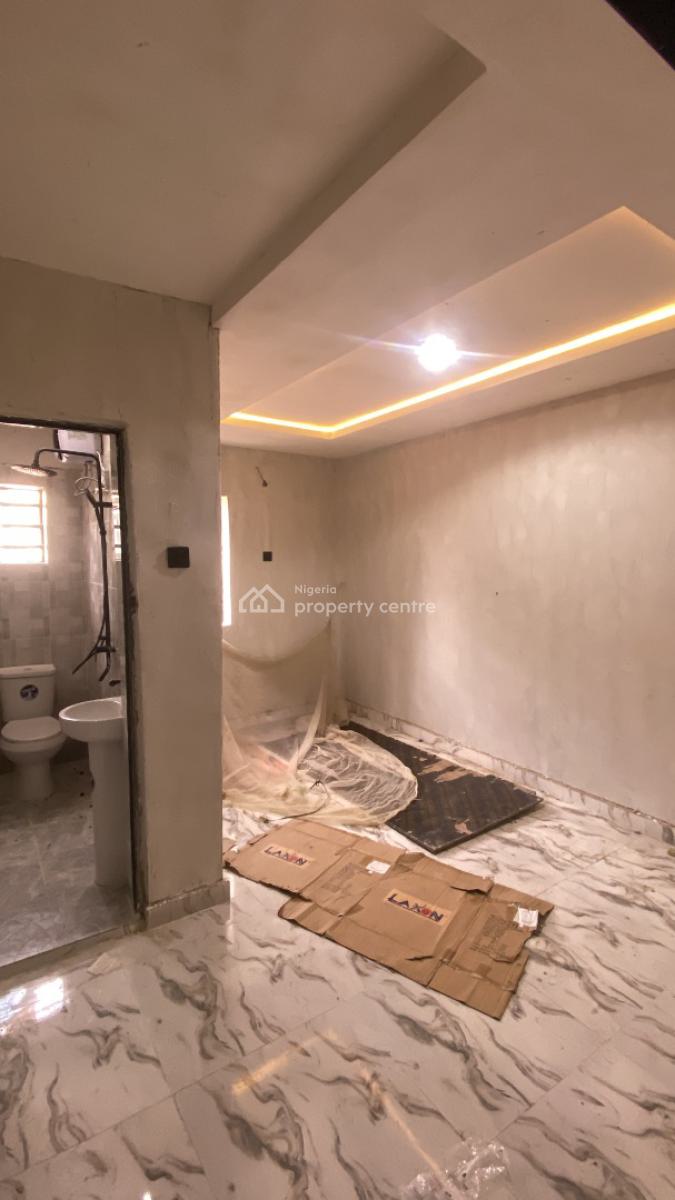 Spacious Two Bedroom Apartment in Surulere, Surulere, Lagos, Flat / Apartment for Sale