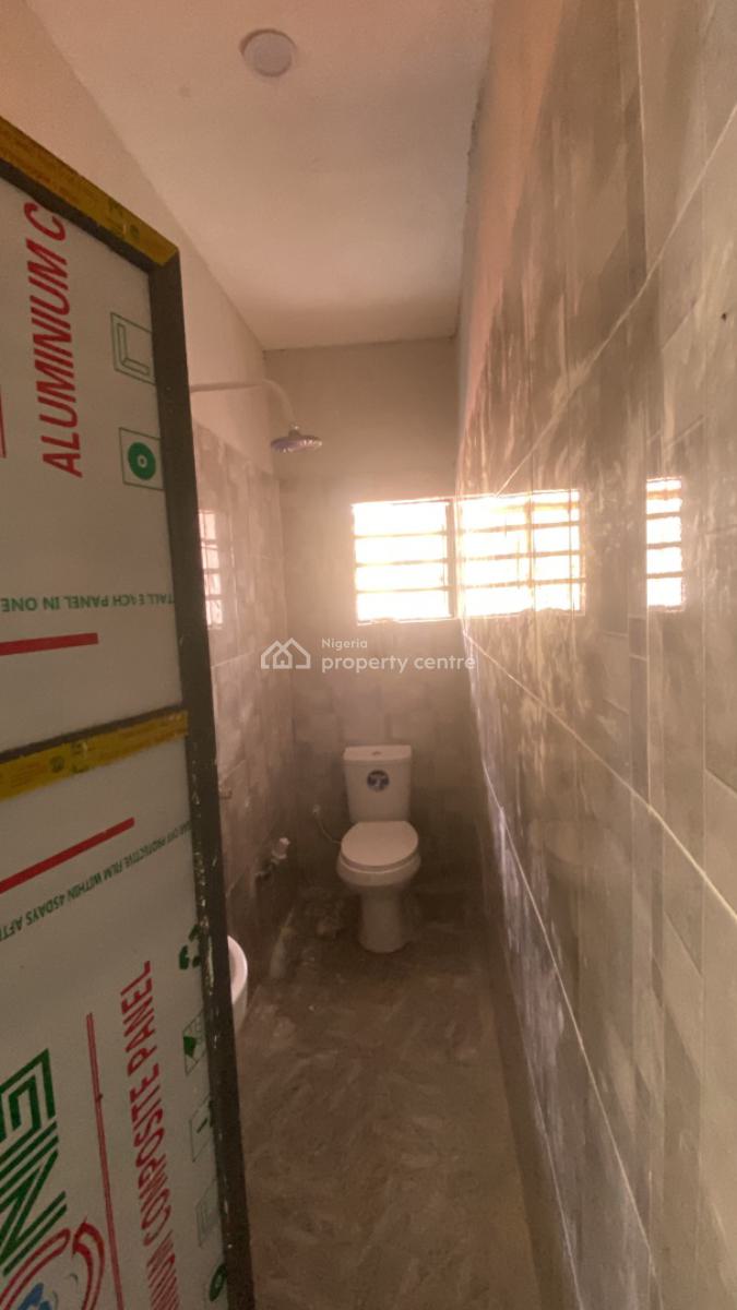 Spacious Two Bedroom Apartment in Surulere, Surulere, Lagos, Flat / Apartment for Sale