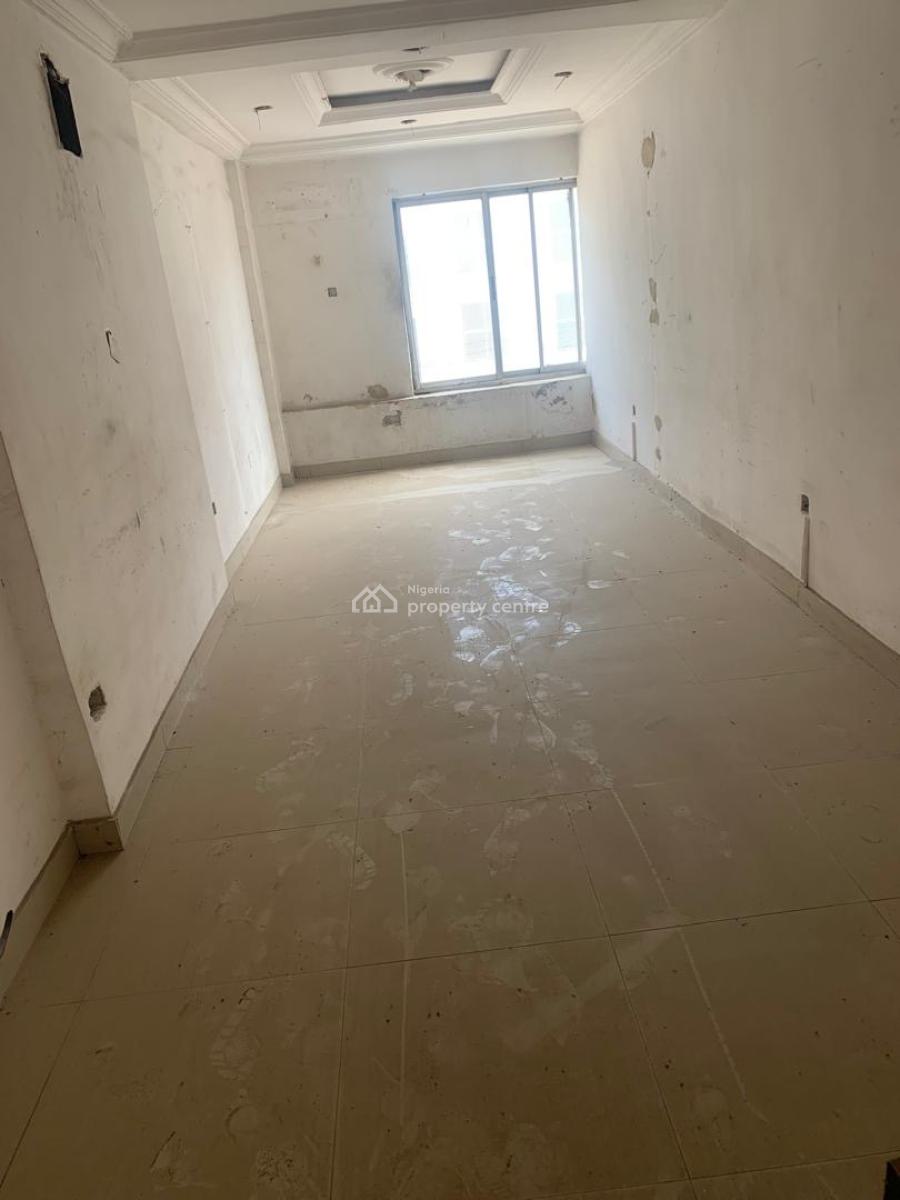 Large Office Space/ Show Room / Shop in a Strategic Location, Victoria Island (vi), Lagos, Shop for Rent
