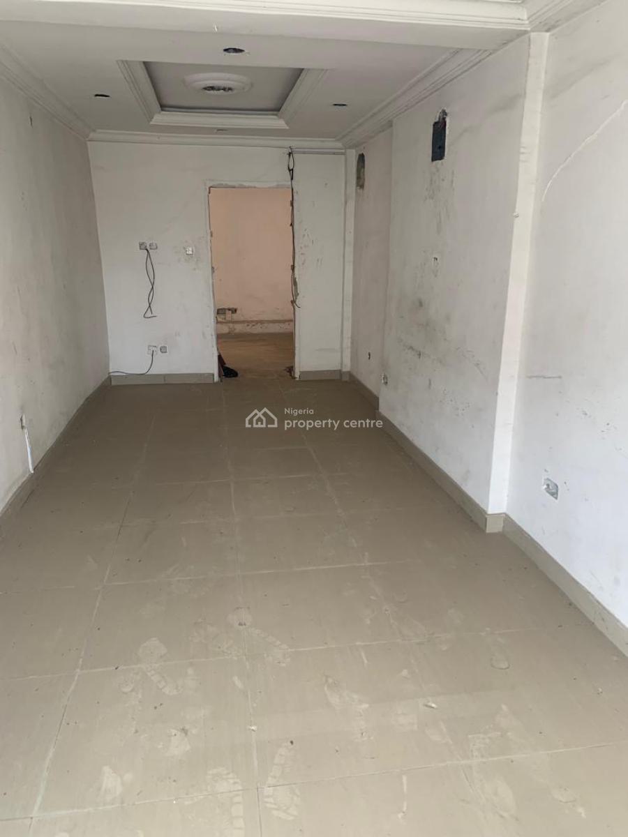 Large Office Space/ Show Room / Shop in a Strategic Location, Victoria Island (vi), Lagos, Shop for Rent