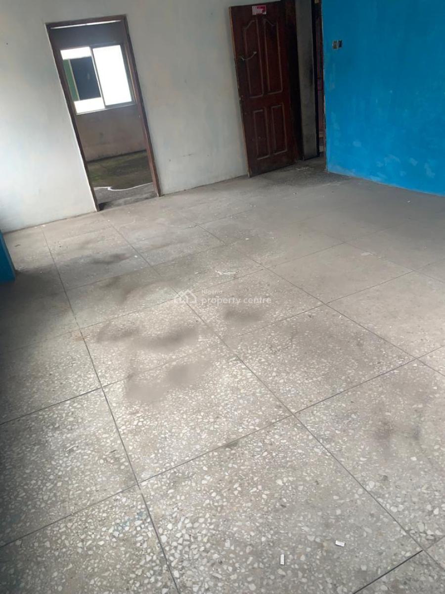 Large Office Space/ Show Room / Shop in a Strategic Location, Victoria Island (vi), Lagos, Shop for Rent