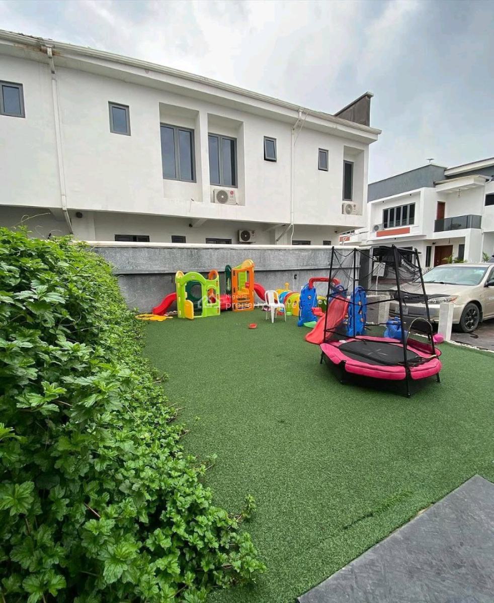 Fully Serviced 3-bedroom Apartment with Bq, Swimming Pool, Gym., Lekki Lagos, Ologolo, Lekki, Lagos, Flat / Apartment for Rent