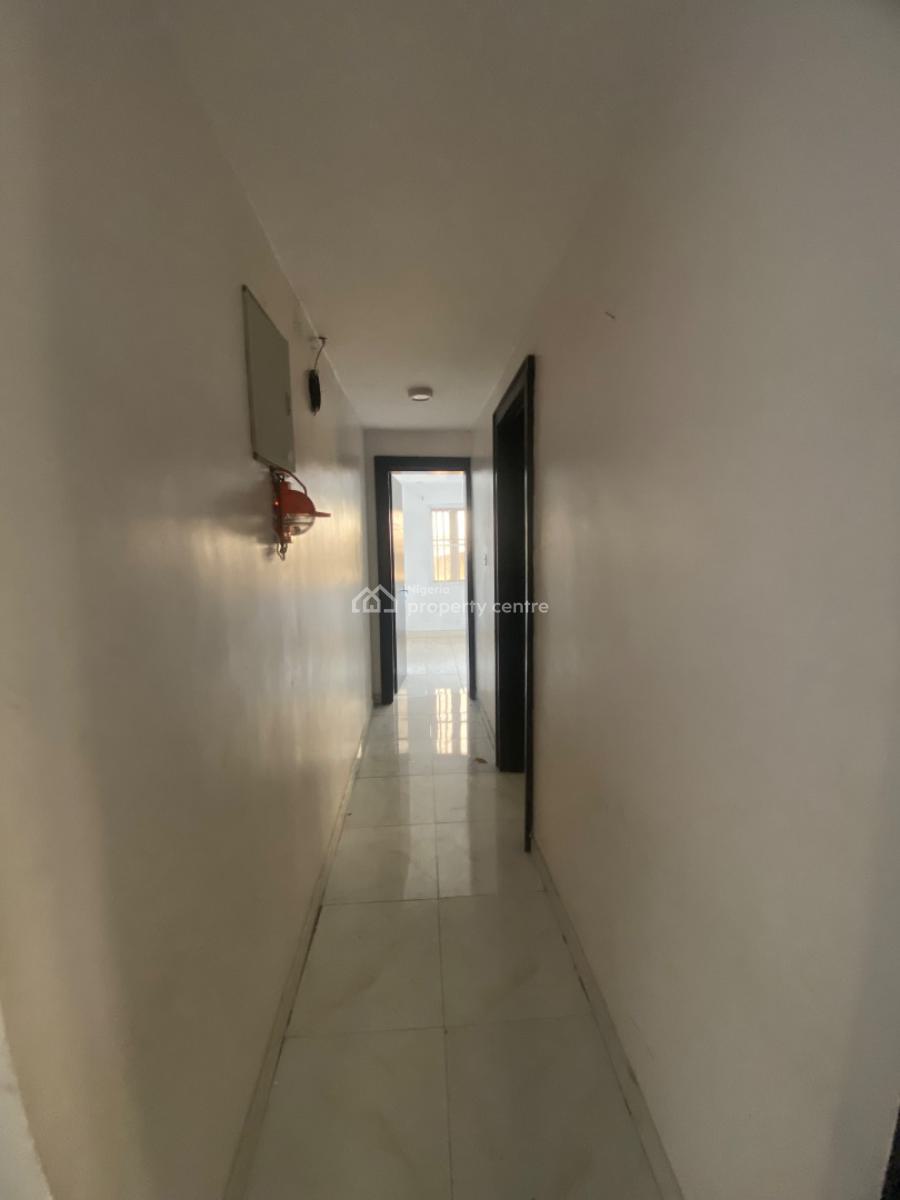Executive & Relative New 3 Bedroom Apartment, Off Iwaya Road, Onike, Yaba, Lagos, Flat / Apartment for Rent