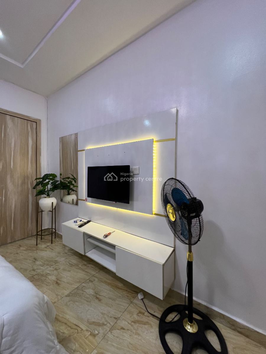 Well Stylish Furnished Studio Room, Royal Pine Gate 1 Orchid Road, Lekki Phase 2, Lekki, Lagos, Self Contain (single Rooms) Short Let
