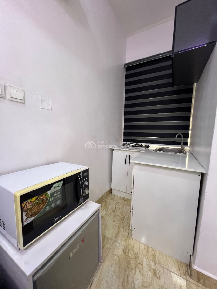 Well Stylish Furnished Studio Room, Royal Pine Gate 1 Orchid Road, Lekki Phase 2, Lekki, Lagos, Self Contain (single Rooms) Short Let
