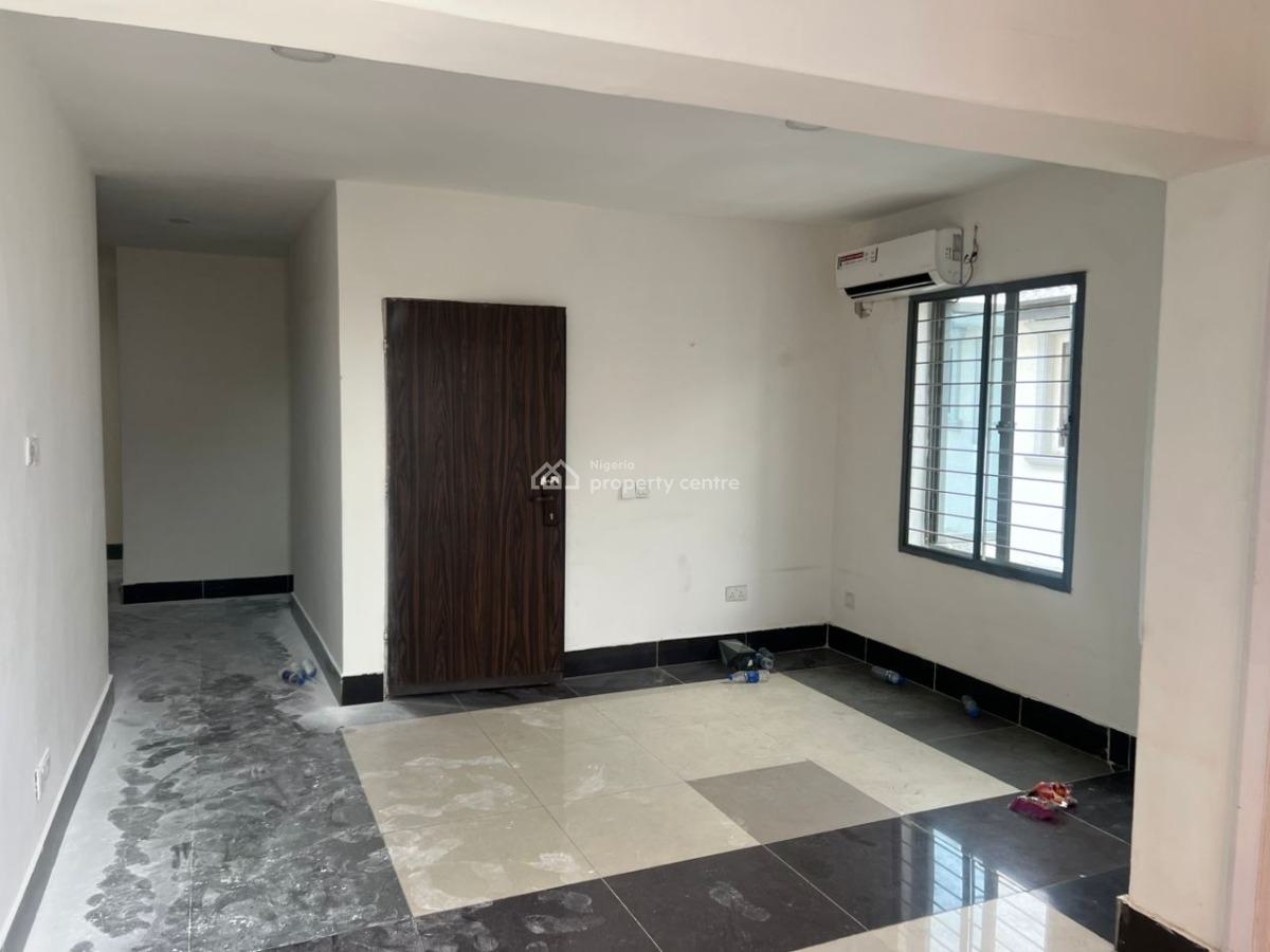 Serviced and Standard 2bed Flat  Upstairs, Lekki Right, Lekki Phase 1, Lekki, Lagos, Flat / Apartment for Rent