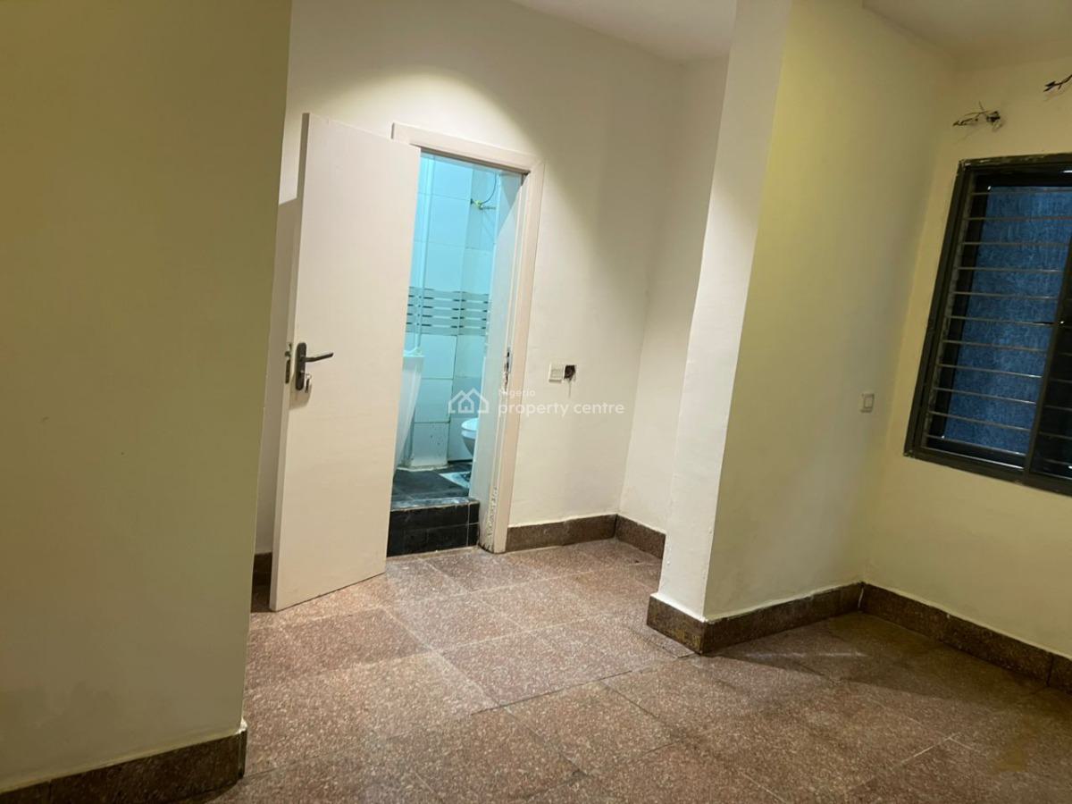 Serviced and Standard 2bed Flat  Upstairs, Lekki Right, Lekki Phase 1, Lekki, Lagos, Flat / Apartment for Rent