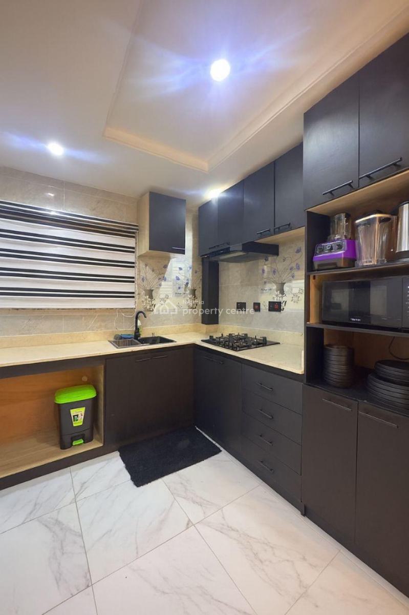 Luxury and Spacious One Bedroom Apartment with Mini Golf Area, Itedo Estate Lekki, Lekki Phase 1, Lekki, Lagos, Flat / Apartment Short Let