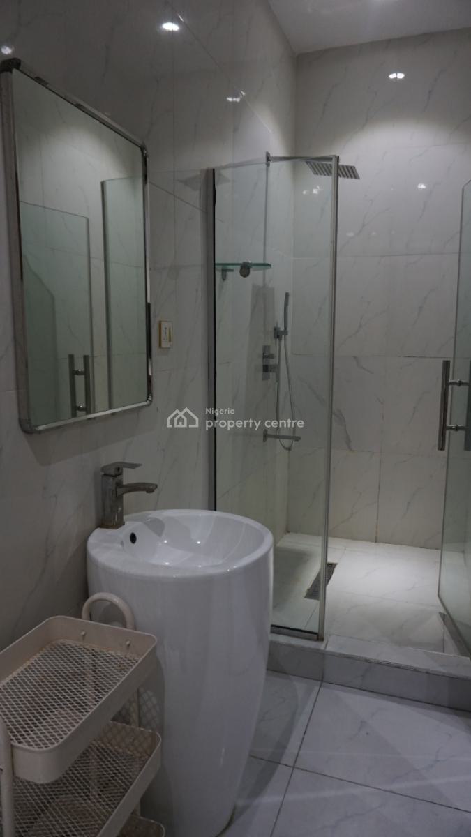 Nicely Furnished 6 Bedroom Apartment, Grace Anjos Street, Lekki Phase 1, Lekki, Lagos, Flat / Apartment Short Let