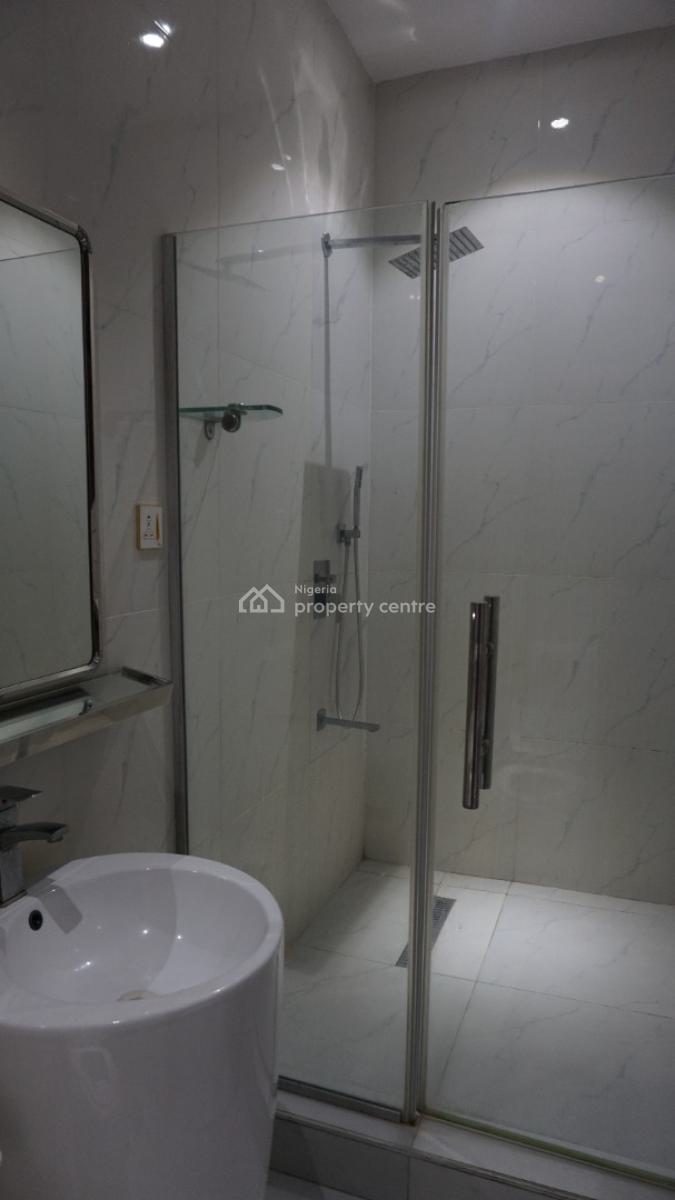 Nicely Furnished 6 Bedroom Apartment, Grace Anjos Street, Lekki Phase 1, Lekki, Lagos, Flat / Apartment Short Let