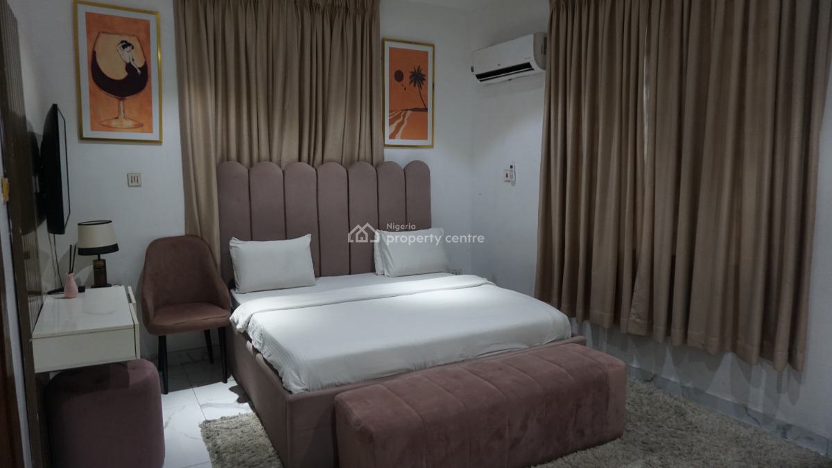 Nicely Furnished 6 Bedroom Apartment, Grace Anjos Street, Lekki Phase 1, Lekki, Lagos, Flat / Apartment Short Let