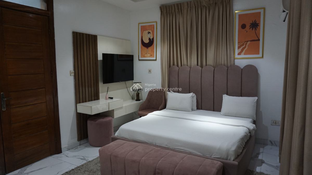 Nicely Furnished 6 Bedroom Apartment, Grace Anjos Street, Lekki Phase 1, Lekki, Lagos, Flat / Apartment Short Let