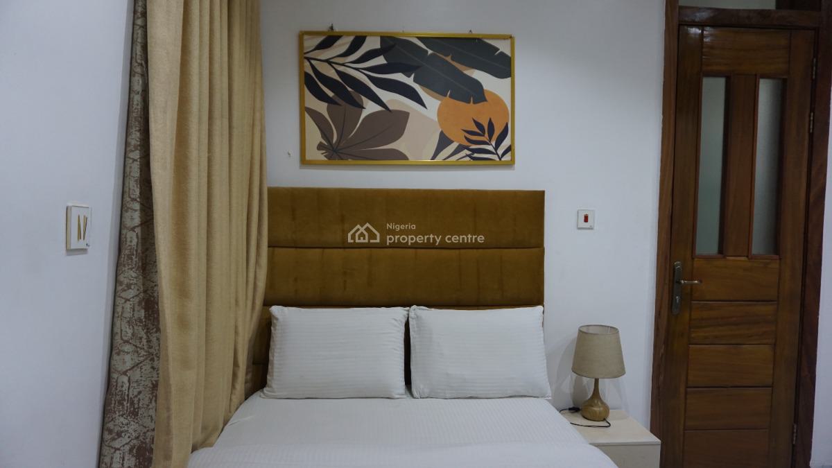 Nicely Furnished 6 Bedroom Apartment, Grace Anjos Street, Lekki Phase 1, Lekki, Lagos, Flat / Apartment Short Let