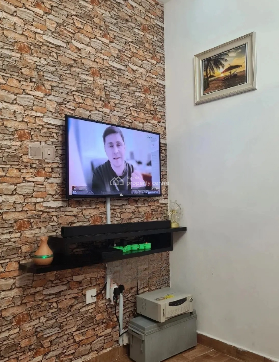 Nicely Furnished 1 Bedroom Apartment, Yaba, Lagos, Flat / Apartment Short Let