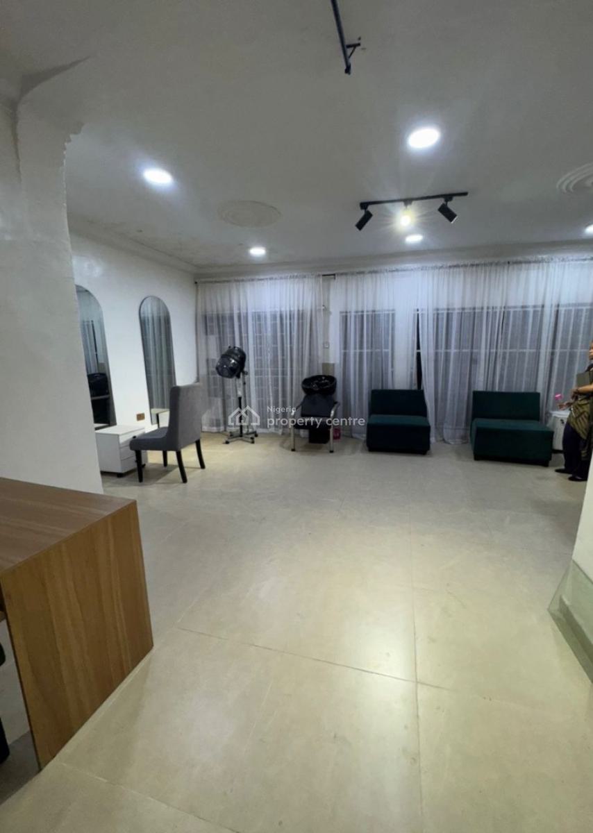 Salon & Beauty Studio Booths Available, Mushin Road, Isolo, Isolo, Lagos, Shop for Rent