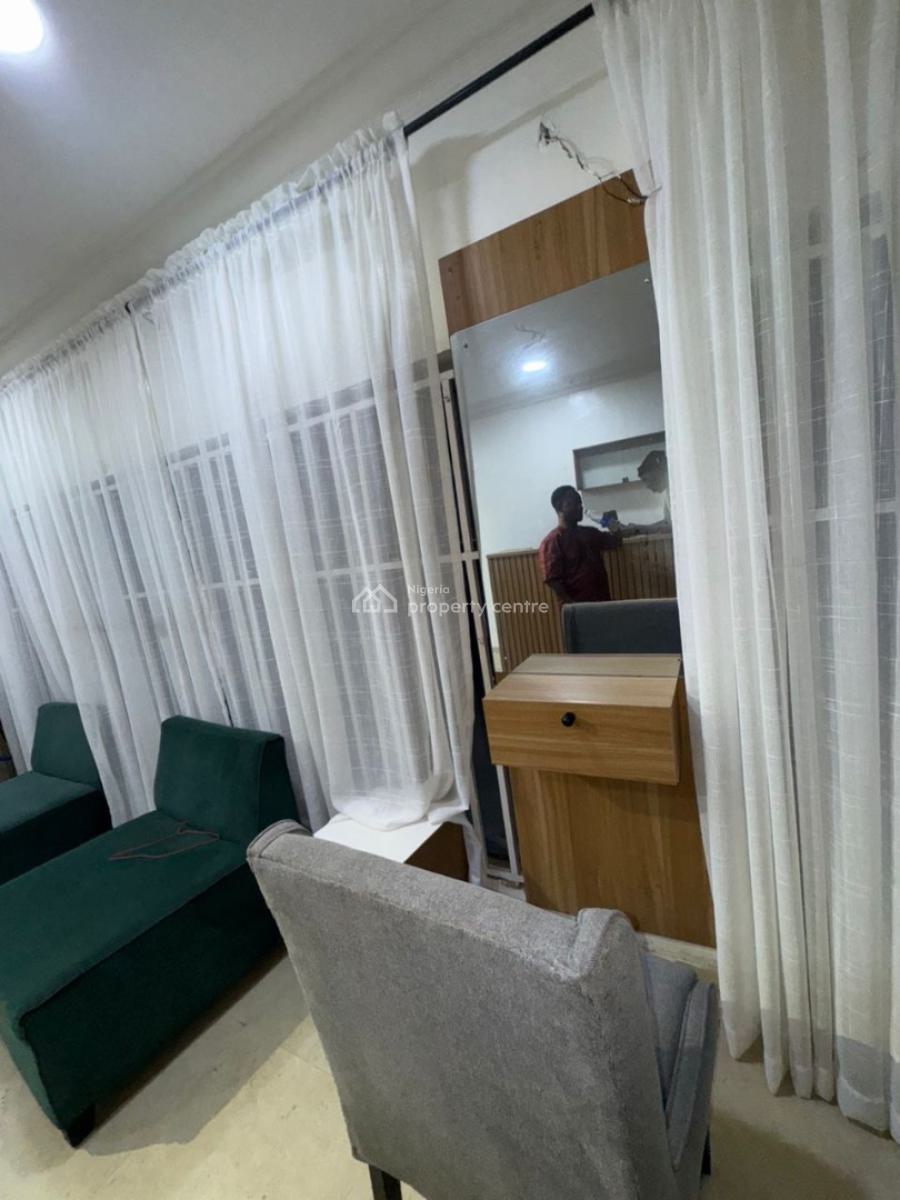 Salon & Beauty Studio Booths Available, Mushin Road, Isolo, Isolo, Lagos, Shop for Rent