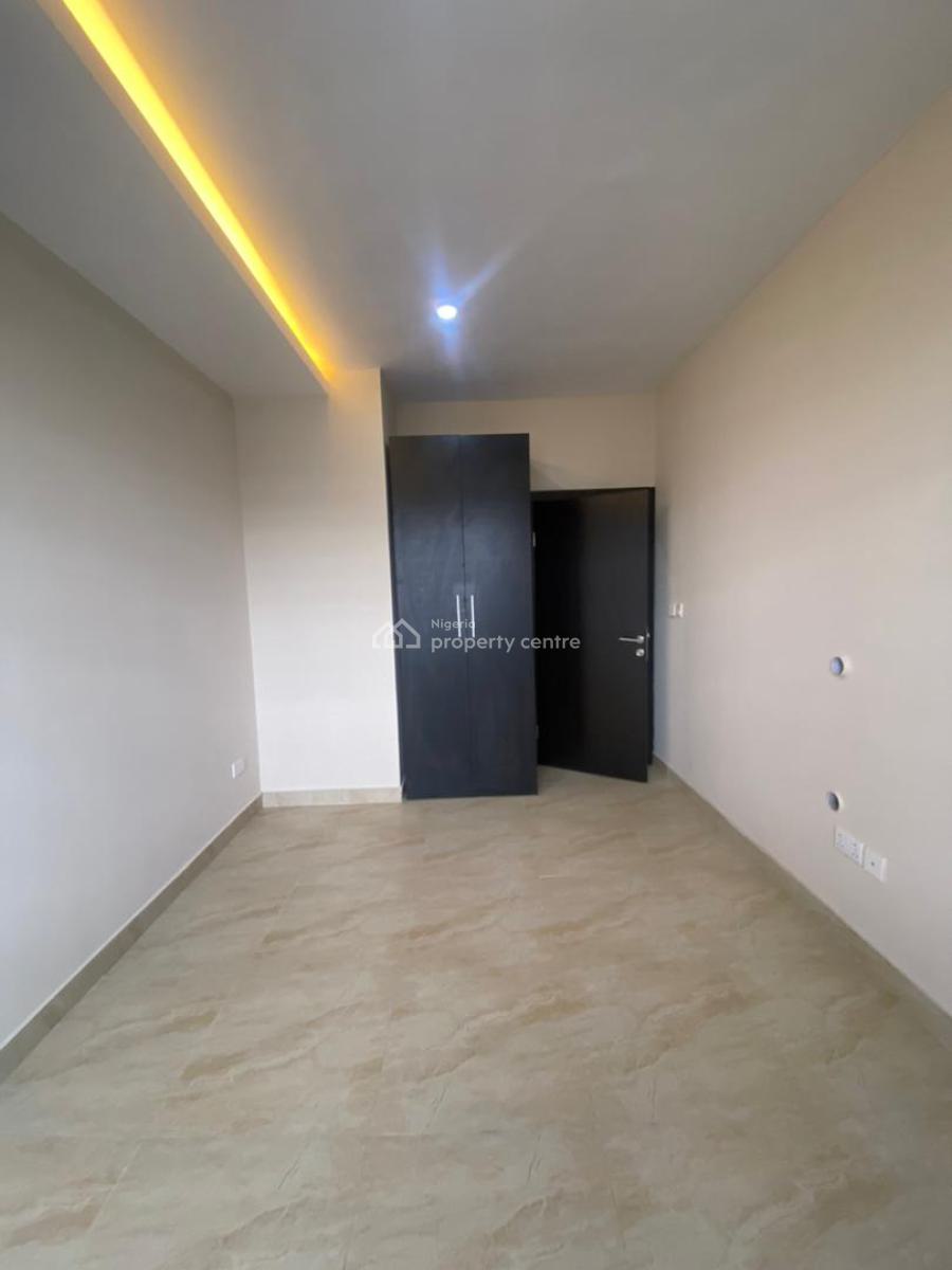 Lovely 3 Bedroom Apartment Within a Serene Environment with a Bq, Lekki Phase 1, Lekki, Lagos, Flat / Apartment for Sale