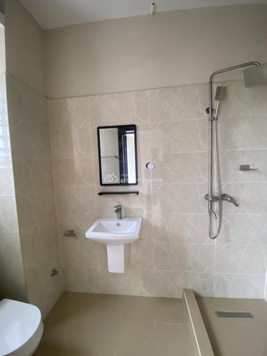 Lovely 3 Bedroom Apartment Within a Serene Environment with a Bq, Lekki Phase 1, Lekki, Lagos, Flat / Apartment for Sale