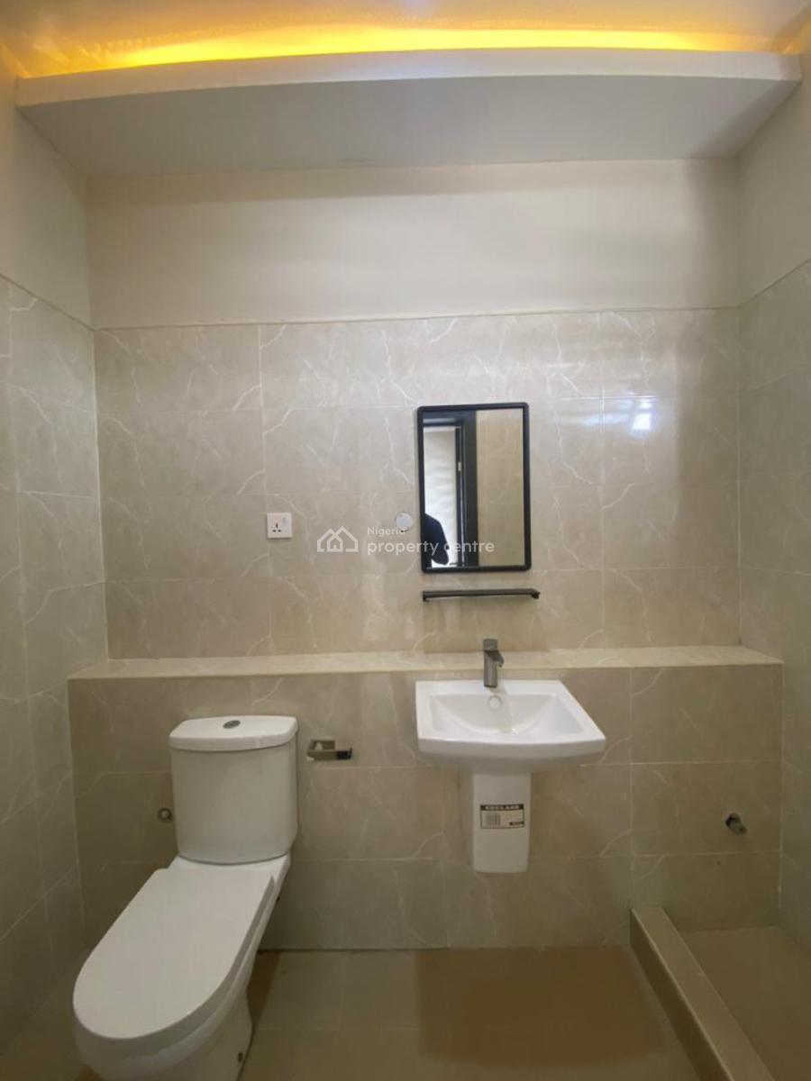 Lovely 3 Bedroom Apartment Within a Serene Environment with a Bq, Lekki Phase 1, Lekki, Lagos, Flat / Apartment for Sale