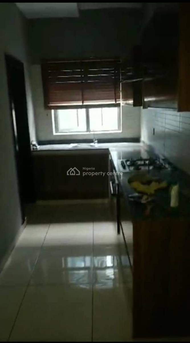 Luxury 2bedroom Apartment Upstairs, Conservation Center Second Toll Gate, Lekki, Lagos, Flat / Apartment for Rent