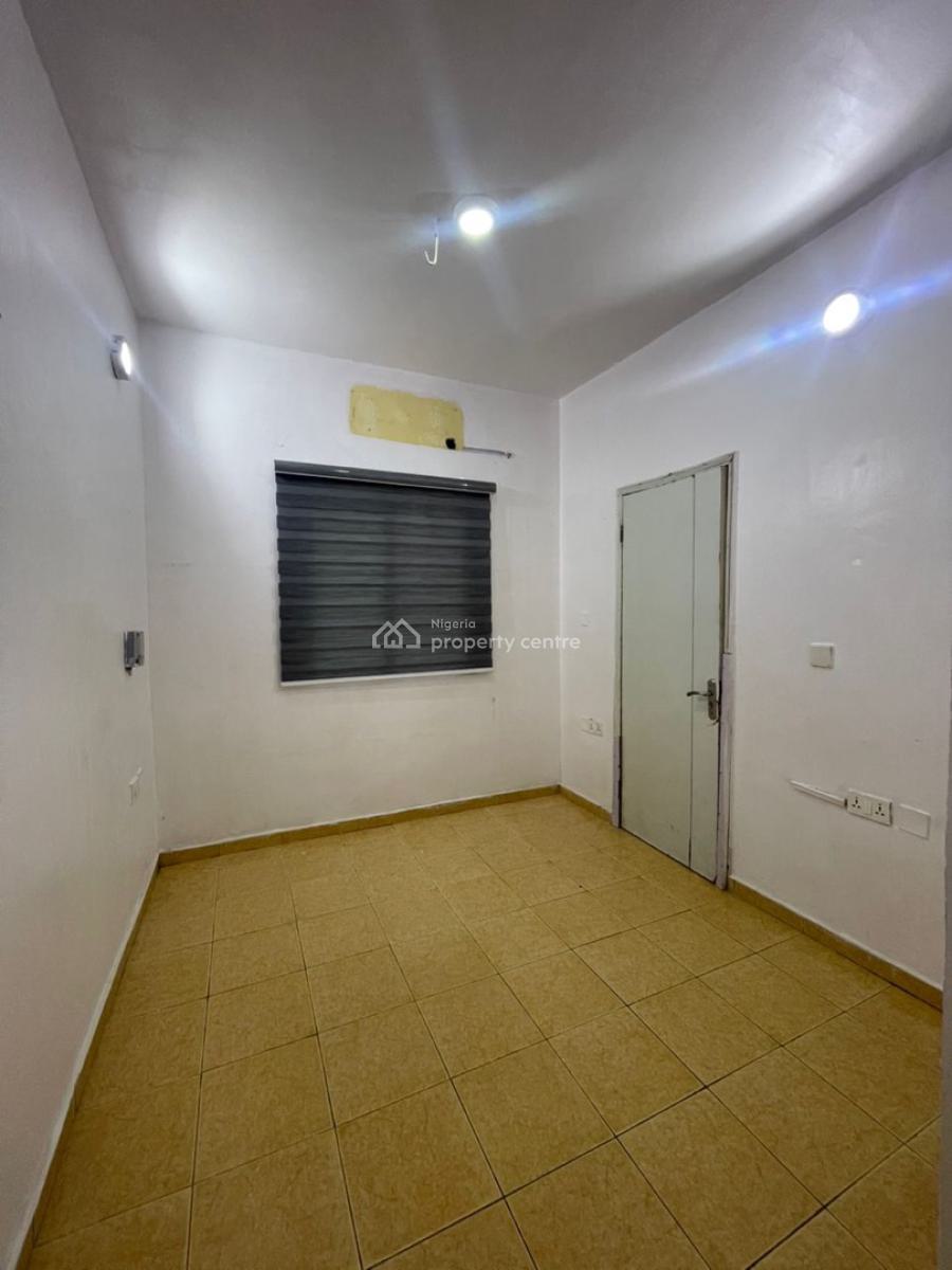Single Room in a Secured Estate with 24hrs Light, Freedom Way, Lekki Phase 1, Lekki, Lagos, Self Contain (single Rooms) for Rent