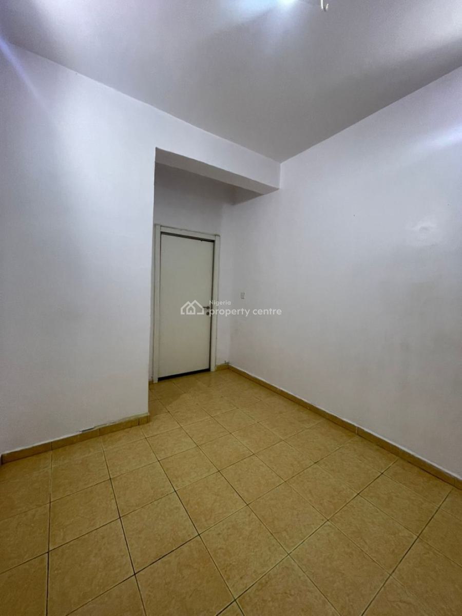 Single Room in a Secured Estate with 24hrs Light, Freedom Way, Lekki Phase 1, Lekki, Lagos, Self Contain (single Rooms) for Rent