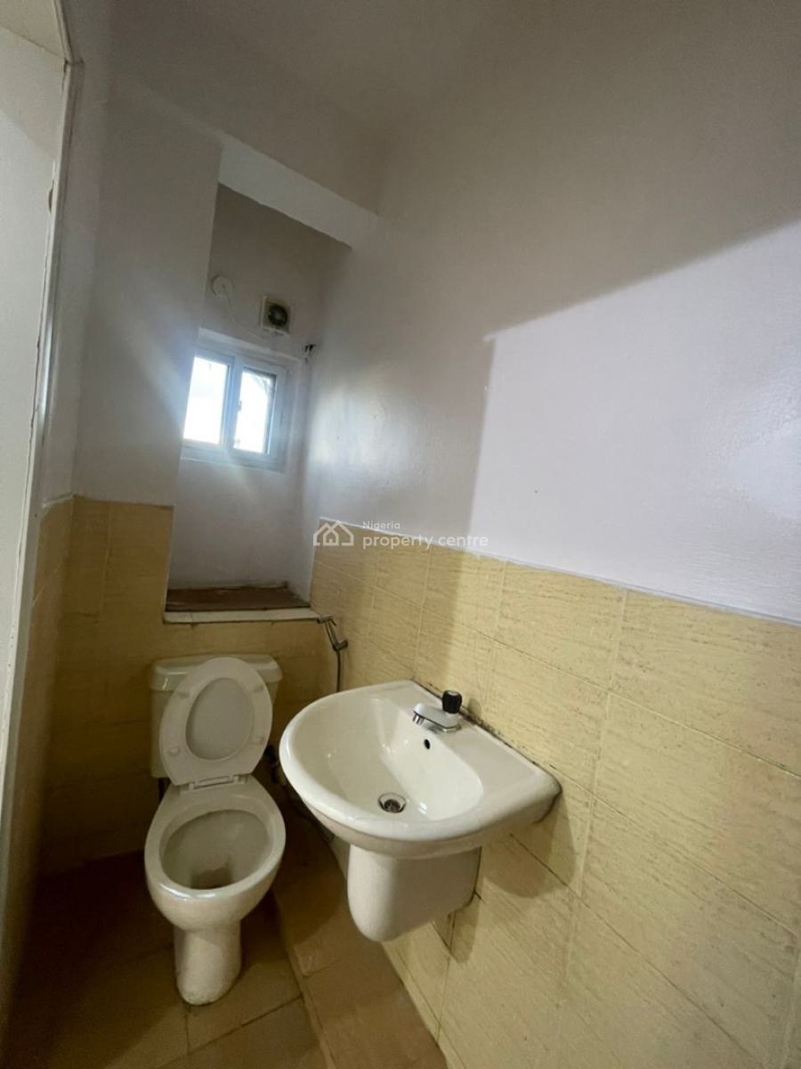 Single Room in a Secured Estate with 24hrs Light, Freedom Way, Lekki Phase 1, Lekki, Lagos, Self Contain (single Rooms) for Rent