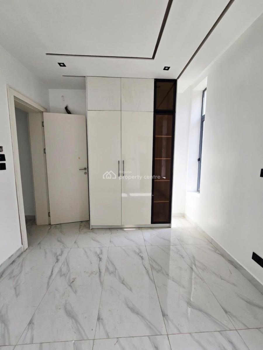 Charming 2 Bedroom Apartment with Pool and Elevator in a Secure Estate, Lekki Phase 1, Lekki, Lagos, Flat / Apartment for Sale
