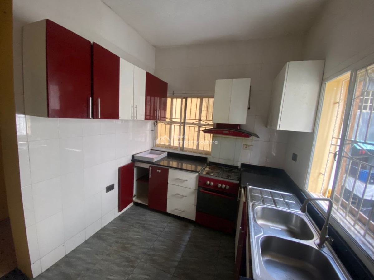 Clean and Spacious 2 Bedroom Apartment, Alpha Beach Road, New Road Bus Stop, Lekki, Lagos, Flat / Apartment for Rent