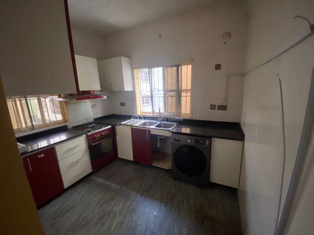 Clean and Spacious 2 Bedroom Apartment, Alpha Beach Road, New Road Bus Stop, Lekki, Lagos, Flat / Apartment for Rent